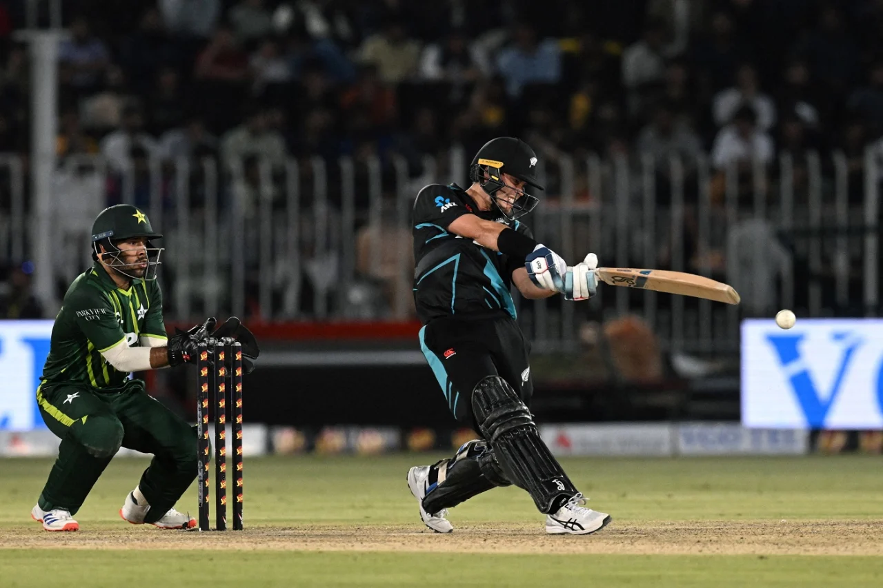 Chapman-inspired New Zealand shock Pakistan in third T20I
