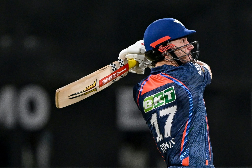 All-round Stoinis helps Lucknow beat Mumbai in IPL